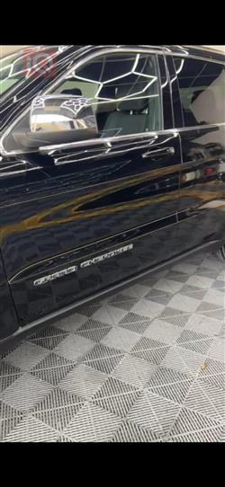 جیپ گراند شیرۆکی